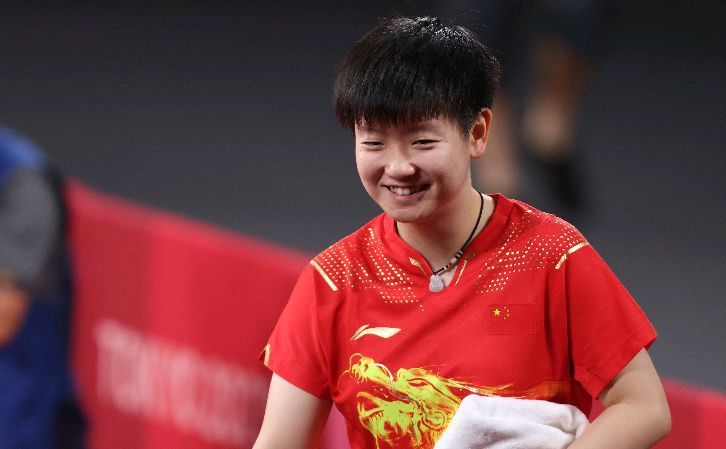 伊藤雄彦此时正坐在自己的书房里，烦闷的叼着一根古巴雪茄、手里还端着一杯苏格兰威士忌。